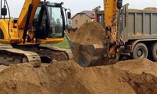 Выкопать яму экскаватором в Дедовске от 922 руб. - ИП Садыков В. Р.