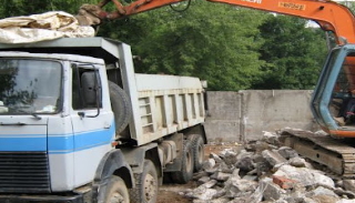 Вывоз строительного мусора с участка в Дедовске недорого от 1536 руб. | ИП Садыков В. Р.